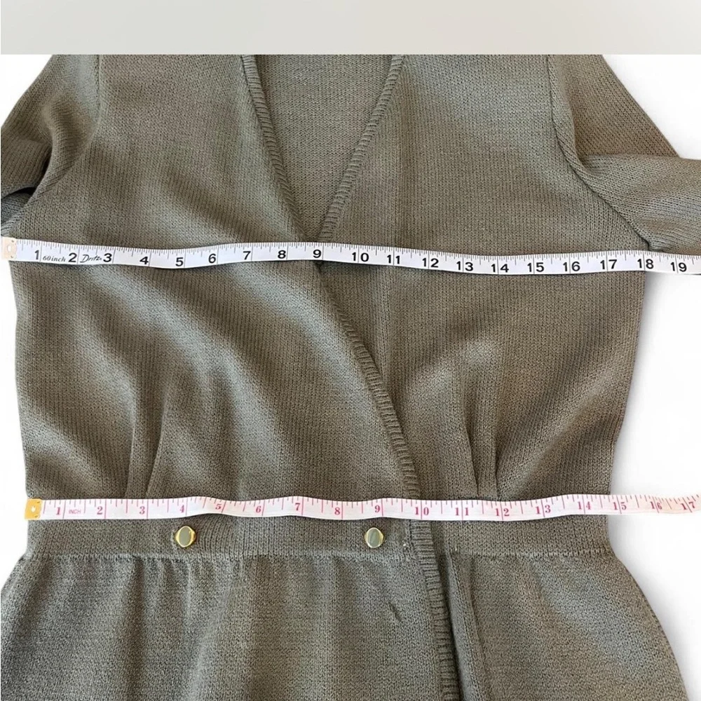 St. John knit sweater and skirt set in good condition